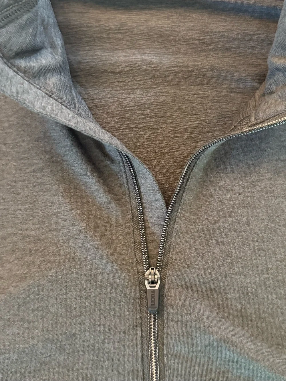 Vuori Long Sleeve Quarter Zip Pullover Gray Heather Men’s Medium